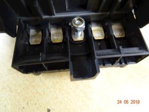 Stromverteiler van een MINI Mini Open (R57) 1.6 Cooper D 16V 2010