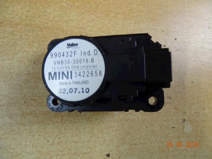 Clapet chauffage moteur d'un MINI Mini Open (R57) 1.6 Cooper D 16V 2010