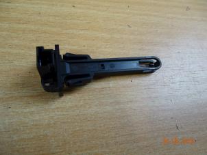Kühler Temperatursensor van een MINI Mini Open (R57) 1.6 Cooper D 16V 2010