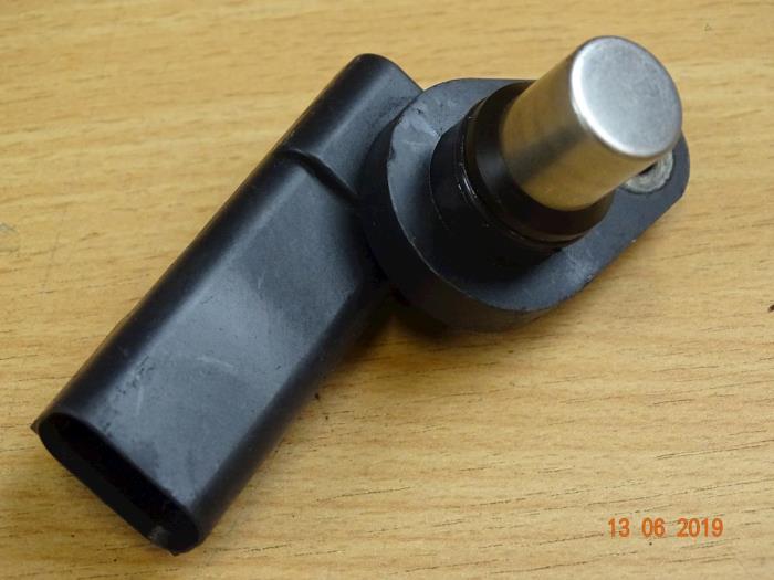 Camshaft sensor from a MINI Mini Cooper S (R53) 1.6 16V 2004