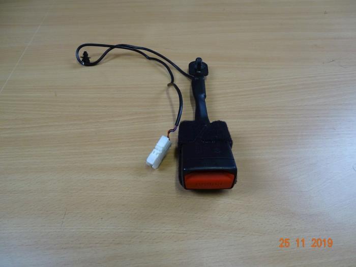 Gebrauchte Gurtsrammer Mitte vorne Mini Mini (F56) 1.2 12V One Preis € 23,80 Mit Mehrwertsteuer angeboten von Miniparts24