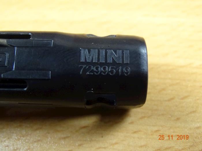 Varios de un MINI Mini (F56) 1.2 12V One 2014