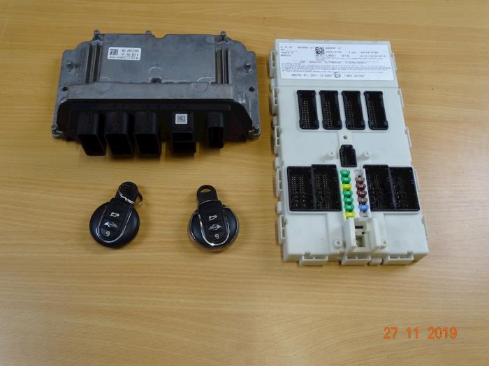 Ordenador de gestión de motor de un MINI Mini (F56) 1.2 12V One 2014