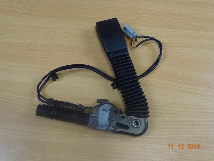 Seatbelt tensioner, right from a MINI Mini (R56) 1.6 16V Cooper S 2006