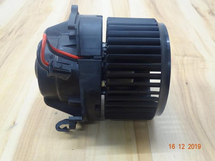 Używane Silnik wentylatora Mini Mini (F56) 1.5 12V Cooper D Cena € 35,70 Z VAT oferowane przez Miniparts24