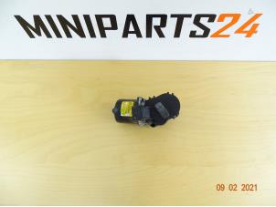 Używane Silnik wycieraczek przednich Mini Mini Cooper S (R53) 1.6 16V Cena € 45,00 Procedura marży oferowane przez Miniparts24 - Miniteile24 GbR