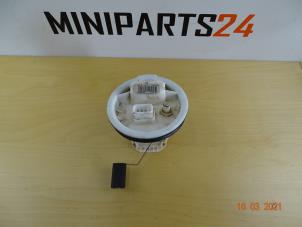 Used Petrol pump BMW Mini One/Cooper (R50) 1.6 16V Cooper Price € 89,25 Inclusive VAT offered by Miniparts24 - Miniteile24 GbR