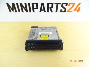 Usados Reproductor de CD y radio Mini Mini Cooper S (R53) 1.6 16V Precio € 95,20 IVA incluido ofrecido por Miniparts24 - Miniteile24 GbR