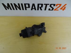 Usagé Boîtier filtre à huile Mini Mini (R56) 1.6 16V Cooper Prix € 53,55 Prix TTC proposé par Miniparts24 - Miniteile24 GbR