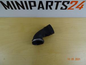 Used Air intake hose Mini Mini (R56) 1.6 16V Cooper Price € 17,85 Inclusive VAT offered by Miniparts24 - Miniteile24 GbR