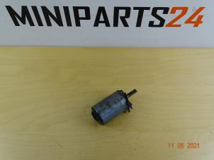Used Camshaft adjuster Mini Mini (R56) 1.6 16V Cooper Price € 47,48 Inclusive VAT offered by Miniparts24 - Miniteile24 GbR