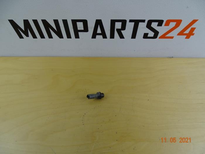 Sensor de presión de aceite de un MINI Mini (R56) 1.6 16V Cooper 2007