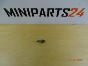 Usagé Capteur de pression d'huile Mini Mini (R56) 1.6 16V Cooper Prix € 17,73 Prix TTC proposé par Miniparts24 - Miniteile24 GbR