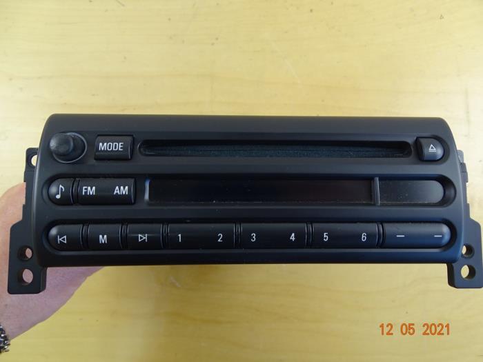 Reproductor de CD y radio de un MINI Mini Cooper S (R53) 1.6 16V 2003