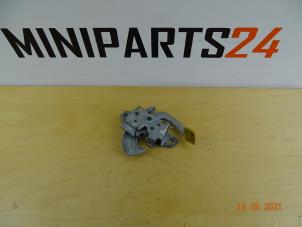 Used Bonnet lock mechanism Mini Mini Cooper S (R53) 1.6 16V Price € 35,58 Inclusive VAT offered by Miniparts24 - Miniteile24 GbR