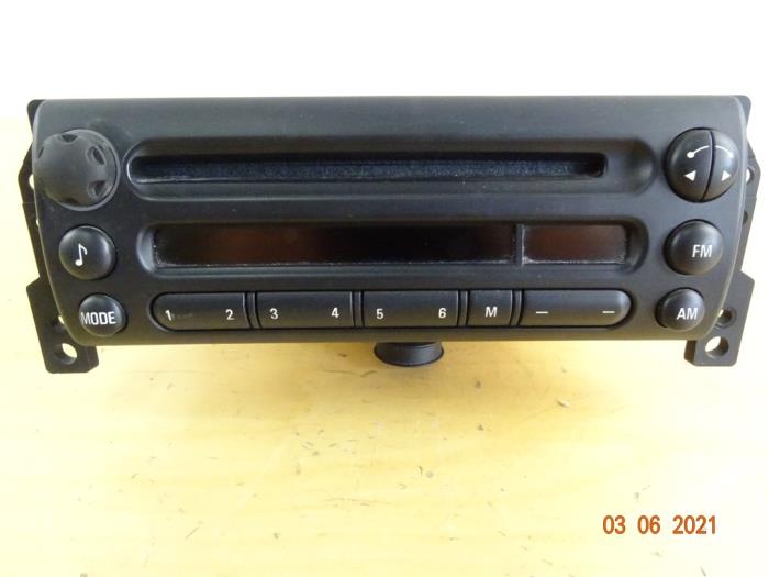 Radio CD Spieler van een MINI Mini Cooper S (R53) 1.6 16V 2005