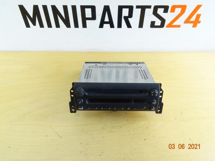 Reproductor de CD y radio de un MINI Mini Cooper S (R53) 1.6 16V 2005