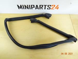 Used Windscreen rubber Austin Mini Open (R52) 1.6 16V Cooper Price € 71,28 Inclusive VAT offered by Miniparts24 - Miniteile24 GbR