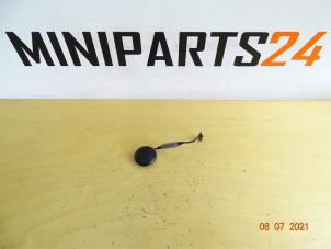 Usagé Microphone Mini Cooper S Prix € 29,75 Prix TTC proposé par Miniparts24 - Miniteile24 GbR