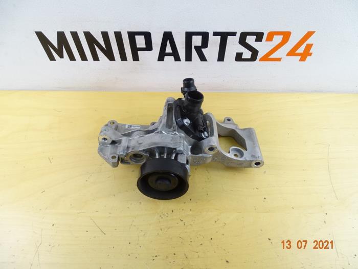 Begagnade Vattenpump Mini ONE Pris € 71,40 Inklusive moms erbjuds av Miniparts24