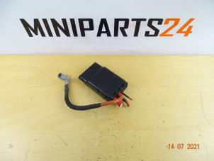 Usados Distribuidor de corriente Mini Cooper Precio € 35,70 IVA incluido ofrecido por Miniparts24 - Miniteile24 GbR