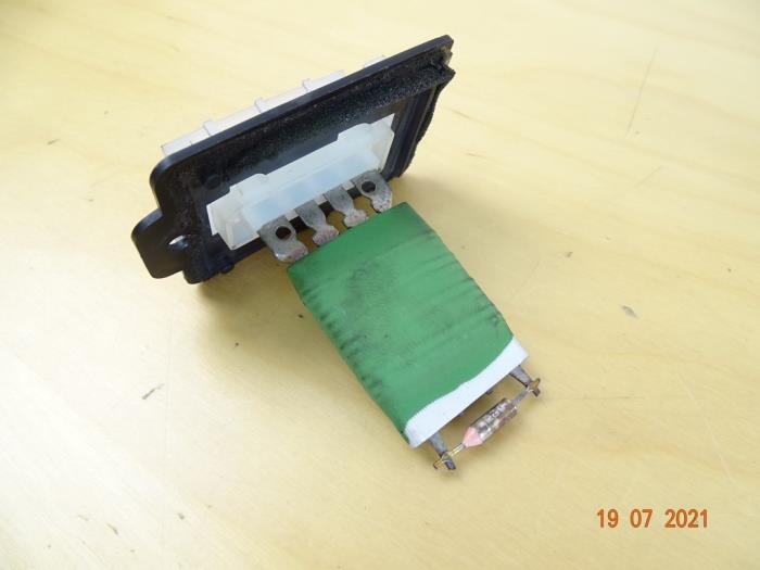 Heater resistor from a MINI Mini One/Cooper (R50) 1.6 16V Cooper 2003