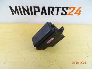Gebrauchte Sicherungskasten Mini Mini (R56) 1.4 16V One Preis € 29,16 Mit Mehrwertsteuer angeboten von Miniparts24 - Miniteile24 GbR