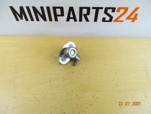 Usagé Pompe haute pression Mini Mini (F56) 2.0 16V Cooper S Prix € 285,60 Prix TTC proposé par Miniparts24 - Miniteile24 GbR