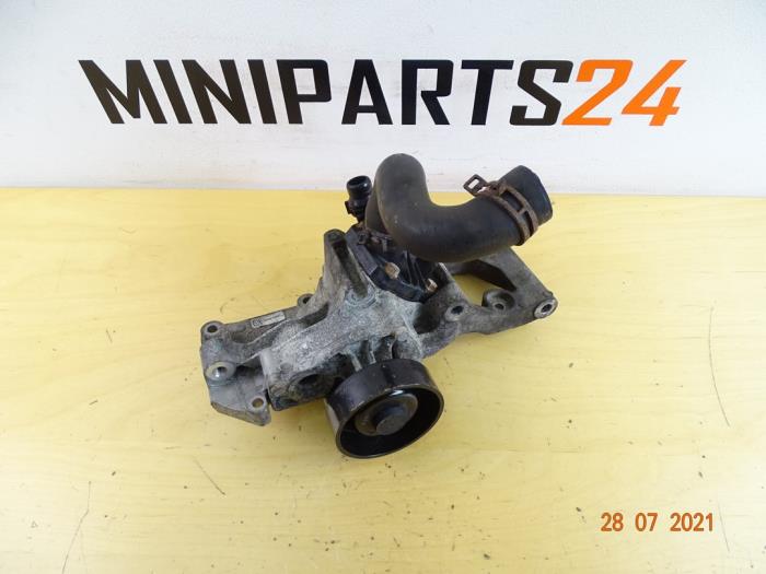 Begagnade Vattenpump Mini Mini (F56) 2.0 16V Cooper SD Pris € 119,00 Inklusive moms erbjuds av Miniparts24