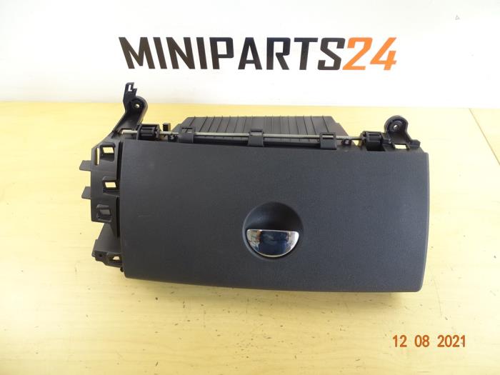 Begagnade Handskfack Mini Countryman (R60) 1.6 Cooper D Pris € 83,30 Inklusive moms erbjuds av Miniparts24