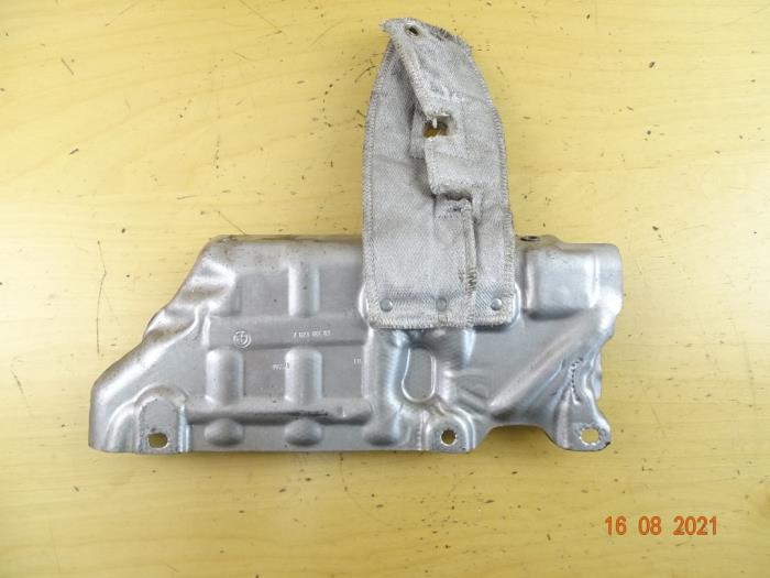 Engine protection panel from a MINI Mini (R56) 1.6 16V Cooper 2012