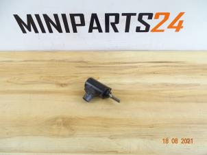 Used Camshaft adjuster Mini Mini (F56) 2.0 16V Cooper S Price € 70,21 Inclusive VAT offered by Miniparts24 - Miniteile24 GbR