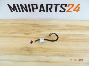 Usagé Câble (divers) Mini Mini (F56) 1.5 12V Cooper Prix € 47,60 Prix TTC proposé par Miniparts24 - Miniteile24 GbR