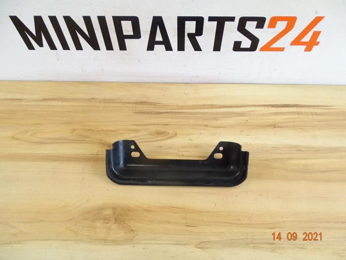 Gebrauchte Abdeckplatte sonstige Mini Mini (R56) 1.6 16V John Cooper Works Preis € 11,90 Mit Mehrwertsteuer angeboten von Miniparts24