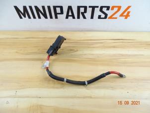 Gebrauchte Stromverteiler Mini Mini (R56) 1.6 16V John Cooper Works Preis € 47,60 Mit Mehrwertsteuer angeboten von Miniparts24 - Miniteile24 GbR