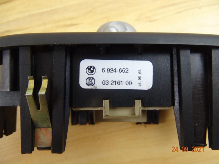 Spiegel Schalter van een MINI Mini Cooper S (R53) 1.6 16V 2003