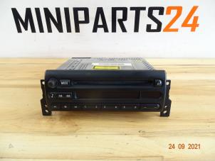 Usagé Radio/Lecteur CD Mini Mini Cooper S (R53) 1.6 16V Prix € 101,15 Prix TTC proposé par Miniparts24 - Miniteile24 GbR