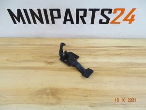 Used Bonnet Hinge Mini Countryman (R60) 1.6 16V Cooper S ALL4 Price € 44,63 Inclusive VAT offered by Miniparts24 - Miniteile24 GbR