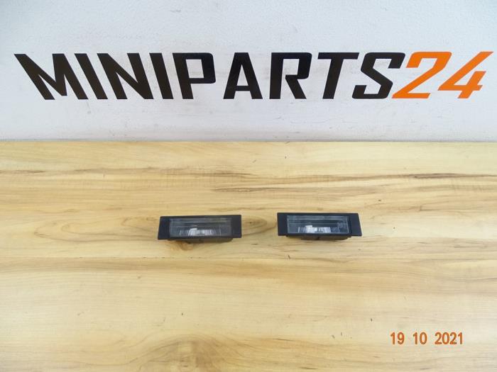 Begagnade Nummerskyltbelysning Mini Countryman (R60) 1.6 16V Cooper S ALL4 Pris € 23,80 Inklusive moms erbjuds av Miniparts24