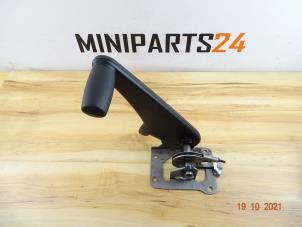 Usados Mecanismo de freno de mano Mini Countryman (R60) 1.6 16V Cooper S ALL4 Precio € 77,35 IVA incluido ofrecido por Miniparts24 - Miniteile24 GbR