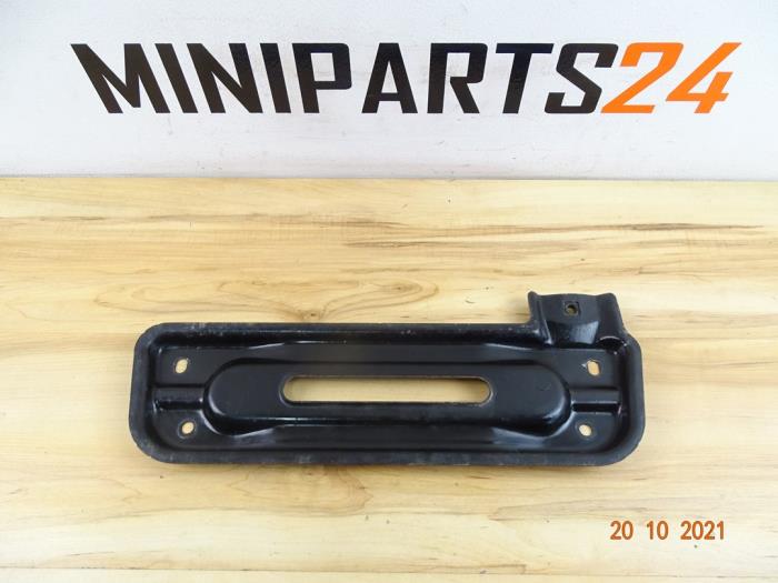 Używane Belka tylna Mini Countryman (R60) 1.6 16V Cooper S ALL4 Cena € 23,21 Z VAT oferowane przez Miniparts24