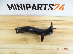 Used Front bumper bracket, right BMW Mini One/Cooper (R50) 1.6 16V Cooper Price € 29,16 Inclusive VAT offered by Miniparts24 - Miniteile24 GbR