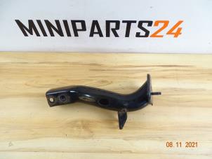 Used Front bumper bracket, left Mini Mini Cooper S (R53) 1.6 16V Price € 29,16 Inclusive VAT offered by Miniparts24 - Miniteile24 GbR