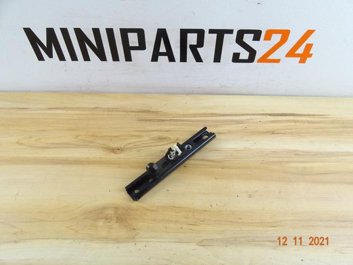 Begagnade Bältespåminnarmodul Mini Mini Cooper S (R53) 1.6 16V Pris € 23,80 Inklusive moms erbjuds av Miniparts24
