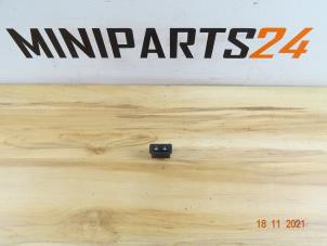 Used Electric window switch BMW Mini One/Cooper (R50) 1.6 16V Cooper Price € 17,85 Inclusive VAT offered by Miniparts24 - Miniteile24 GbR