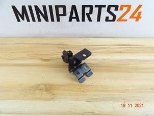 Used Rear seat lock BMW Mini One/Cooper (R50) 1.6 16V Cooper Price € 47,48 Inclusive VAT offered by Miniparts24 - Miniteile24 GbR