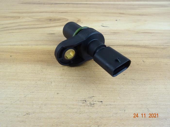 Camshaft sensor from a MINI Clubman (R55) 1.6 Cooper D 2012