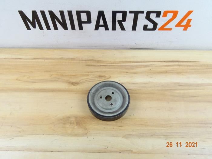 Water pump pulley from a MINI Mini (R56) 1.6 16V Cooper S 2007