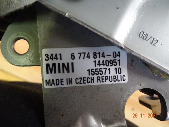 Parking brake mechanism from a MINI Clubman (R55) 1.6 Cooper D 2012