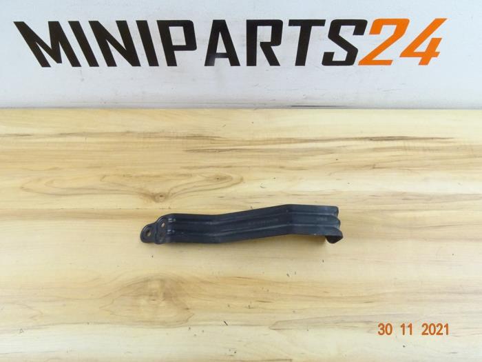 Używane Element zderzaka prawy tyl Mini Countryman (R60) 1.6 Cooper D ALL4 Cena € 23,80 Z VAT oferowane przez Miniparts24
